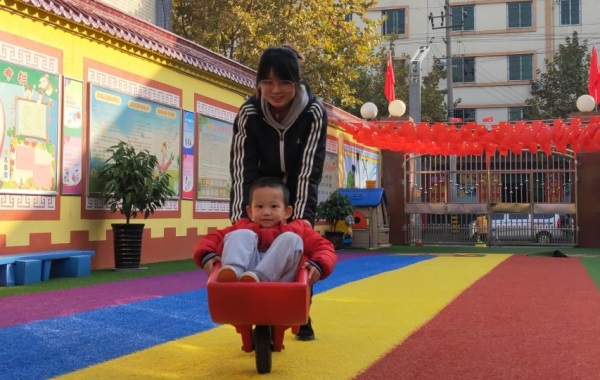 用爱心为幼儿成长铺就阳光之路 ——记武功县幼儿园教师刘妍