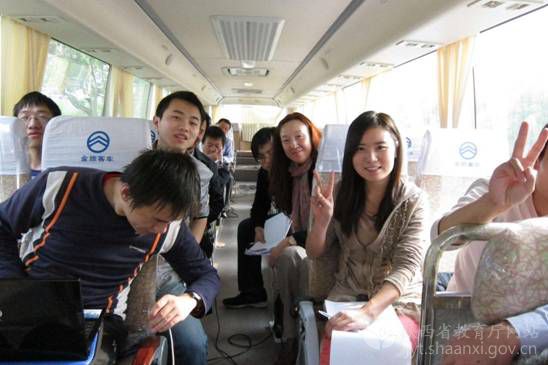 在高校里辛勤耕耘的园丁