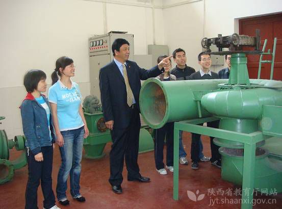 教书育人卅九载 桃李芬芳飘九州