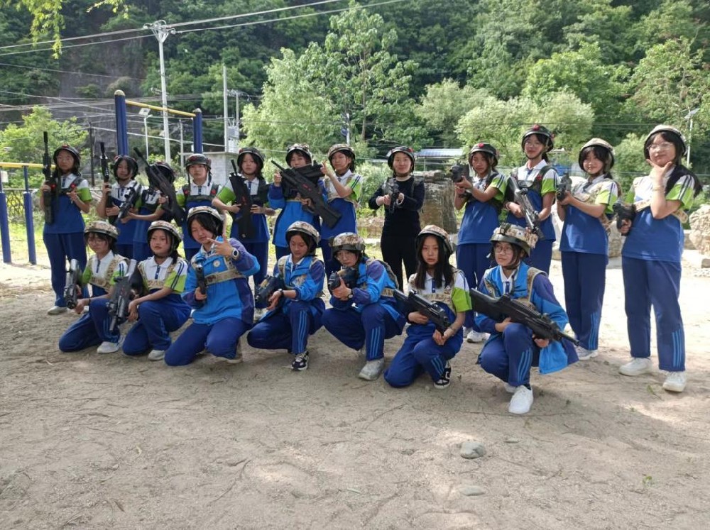 宁陕县城关初级中学首个研学团走进秦岭玩转2天1夜奇趣之旅