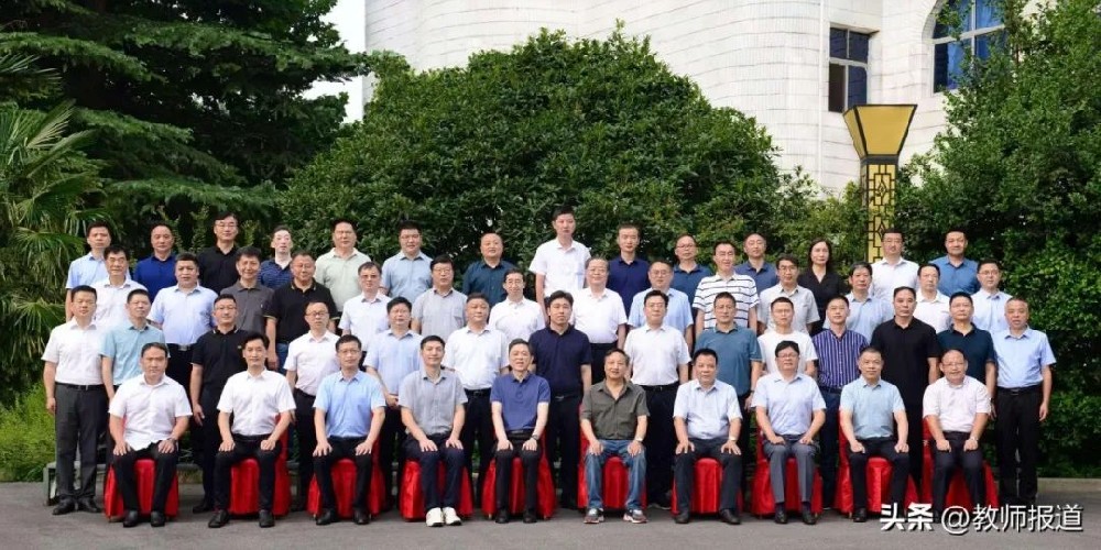 援教千里远 真情似水长——教育人才组团式帮扶工作江苏选派陕西校长速写