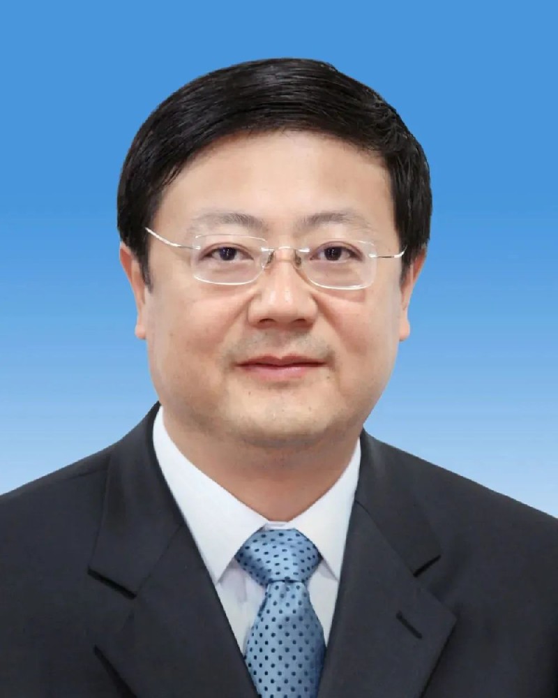 前清华校长，任上海市委委员、常委、书记！