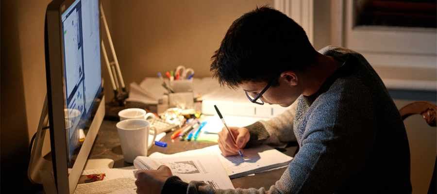 大学不能躺着学，文凭不能躺着拿
