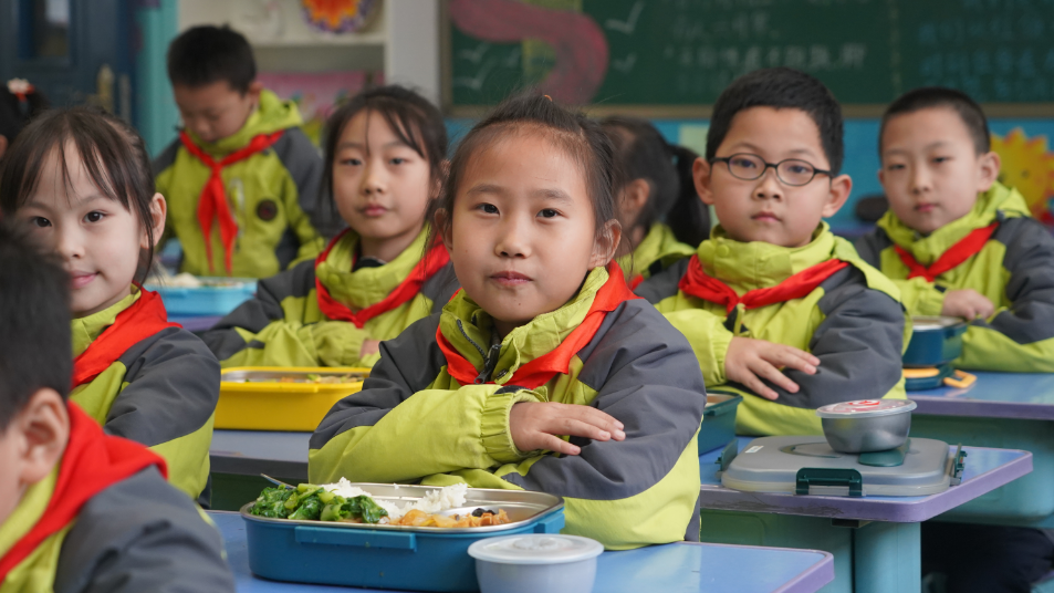 未央教育“大手笔”：率先推进学校食堂“革命” 让学生吃得放心吃得可口吃得营养